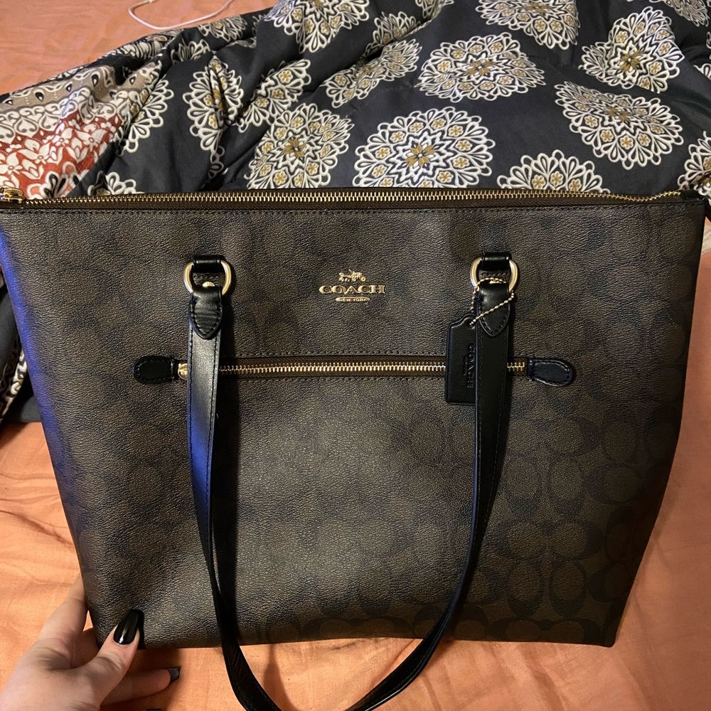 Coach tote - Picture 1 of 4